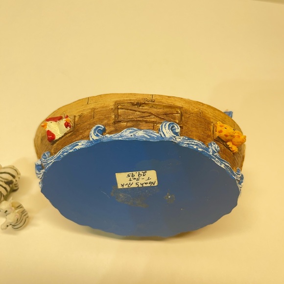 Noah’s Ark Resin figurine - Picture 6 of 8